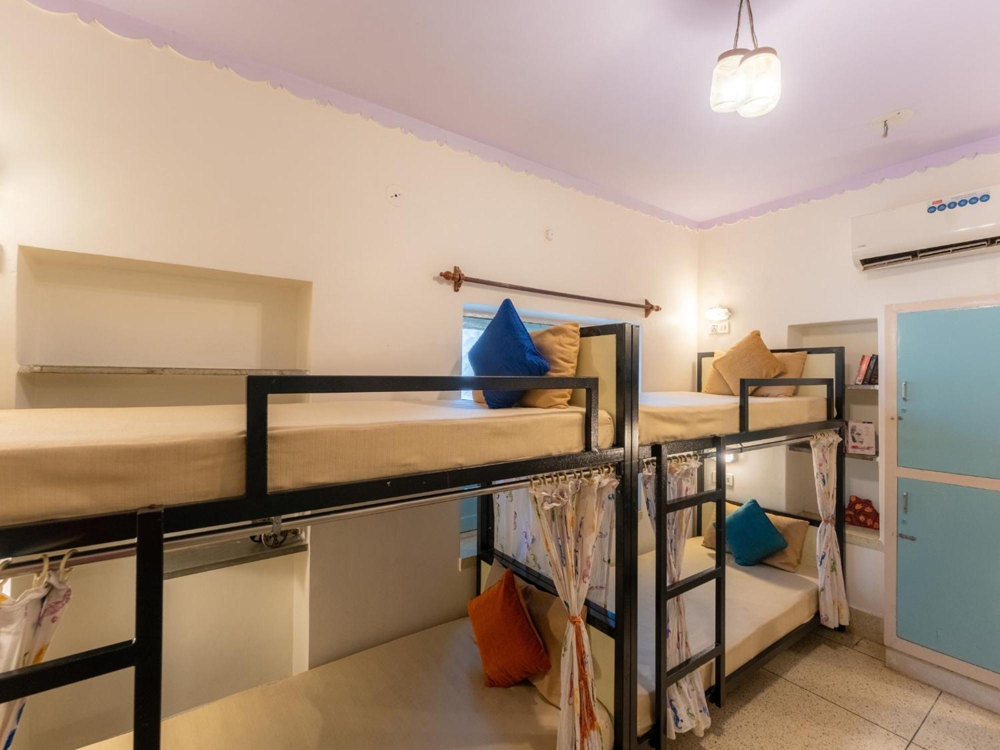 Moustache Jodhpur Hostel Джодпур Екстериор снимка