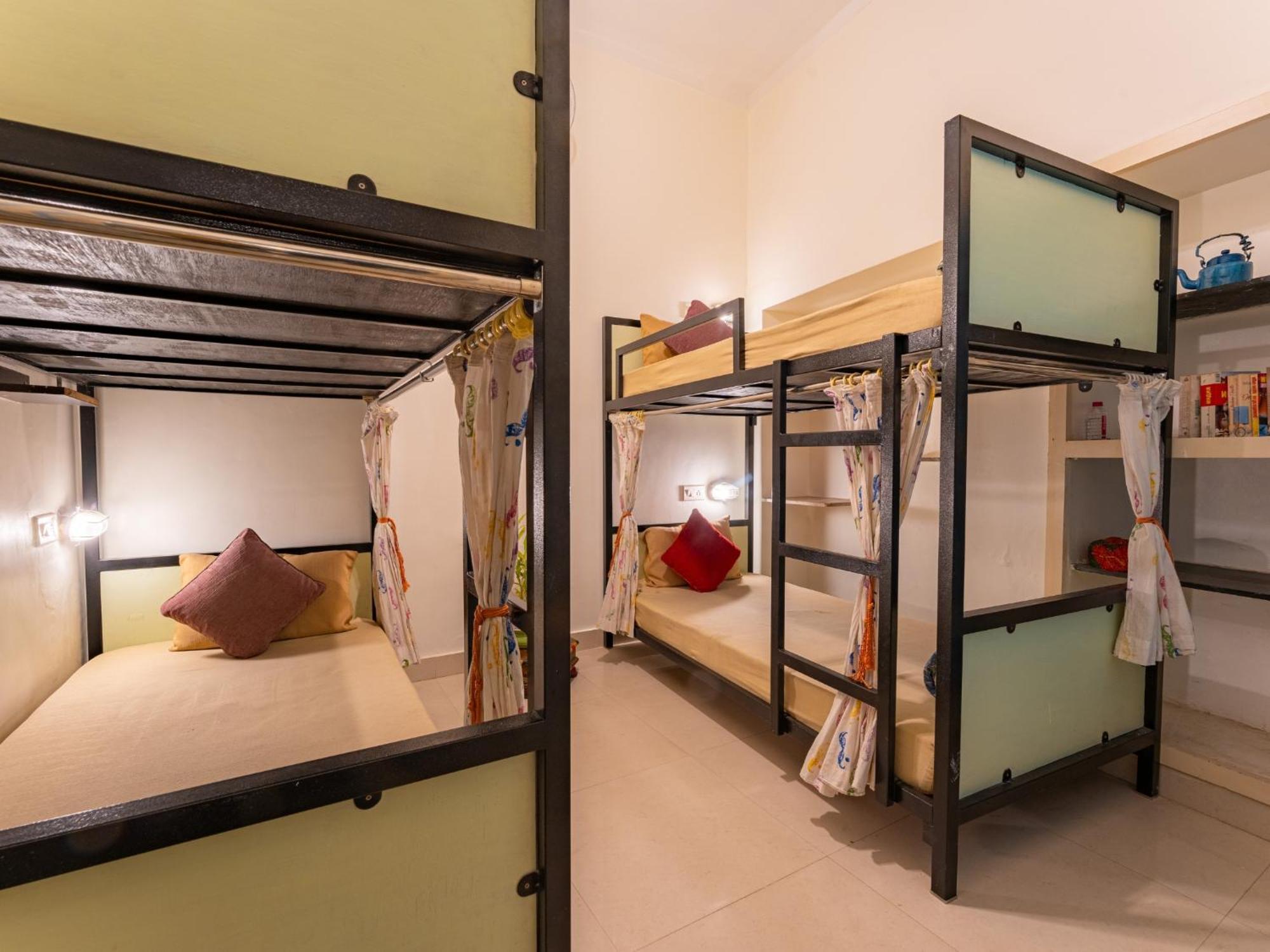 Moustache Jodhpur Hostel Джодпур Екстериор снимка