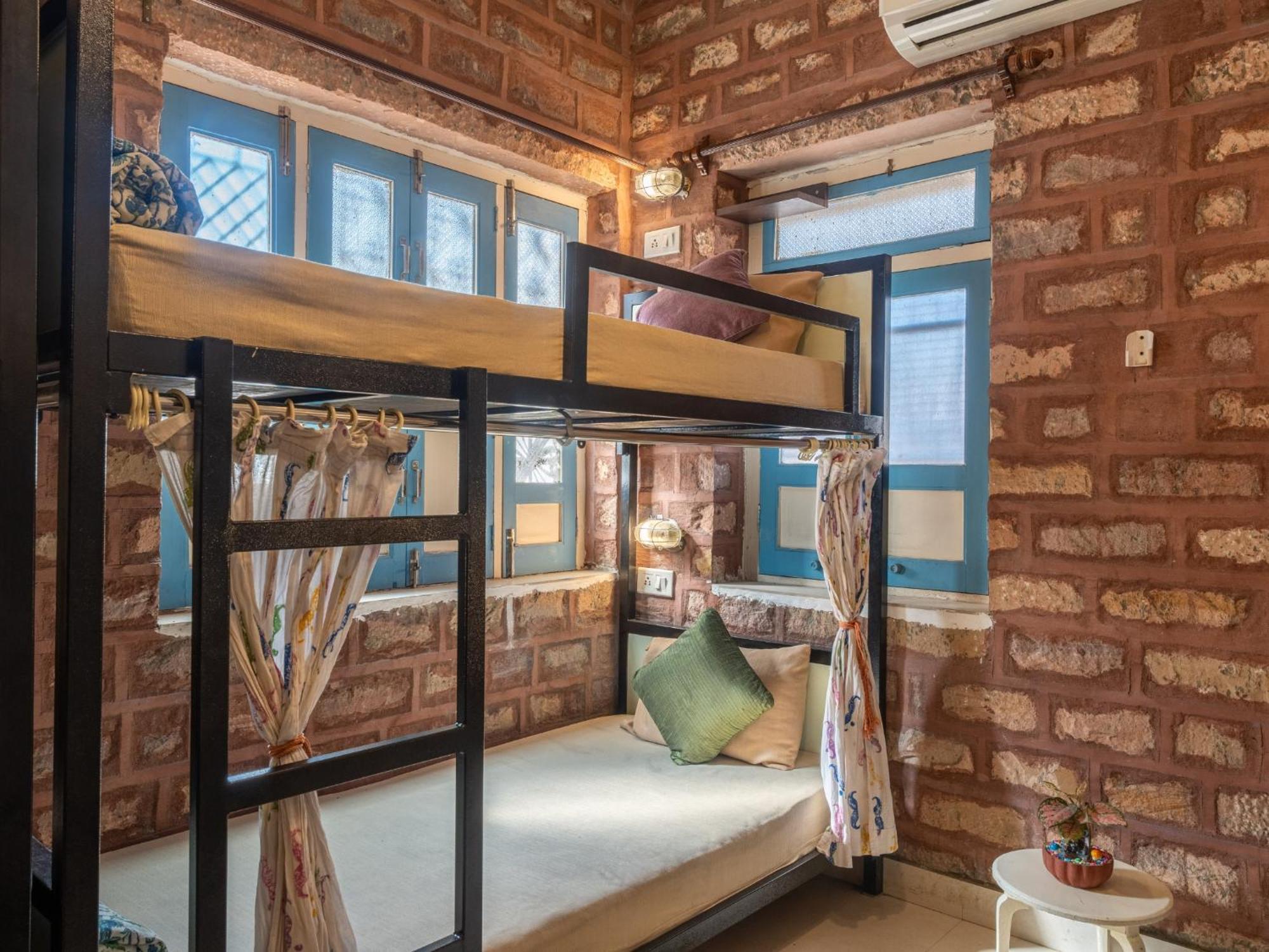 Moustache Jodhpur Hostel Джодпур Екстериор снимка