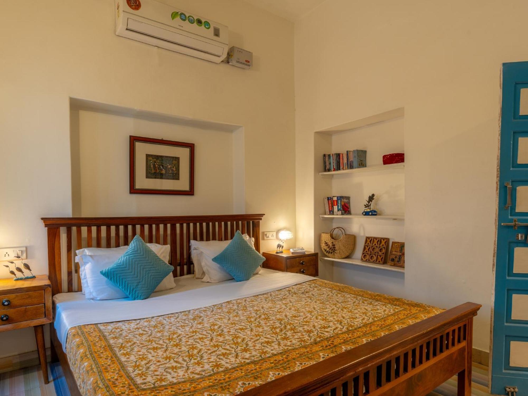 Moustache Jodhpur Hostel Джодпур Екстериор снимка