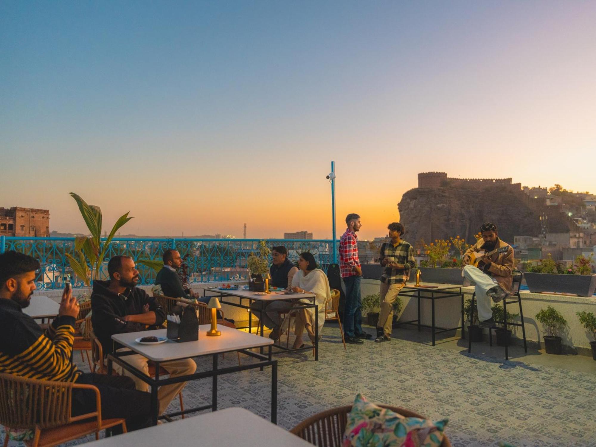 Moustache Jodhpur Hostel Джодпур Екстериор снимка