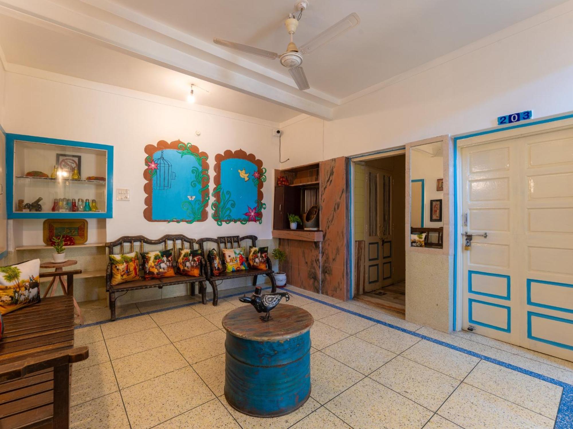 Moustache Jodhpur Hostel Джодпур Екстериор снимка
