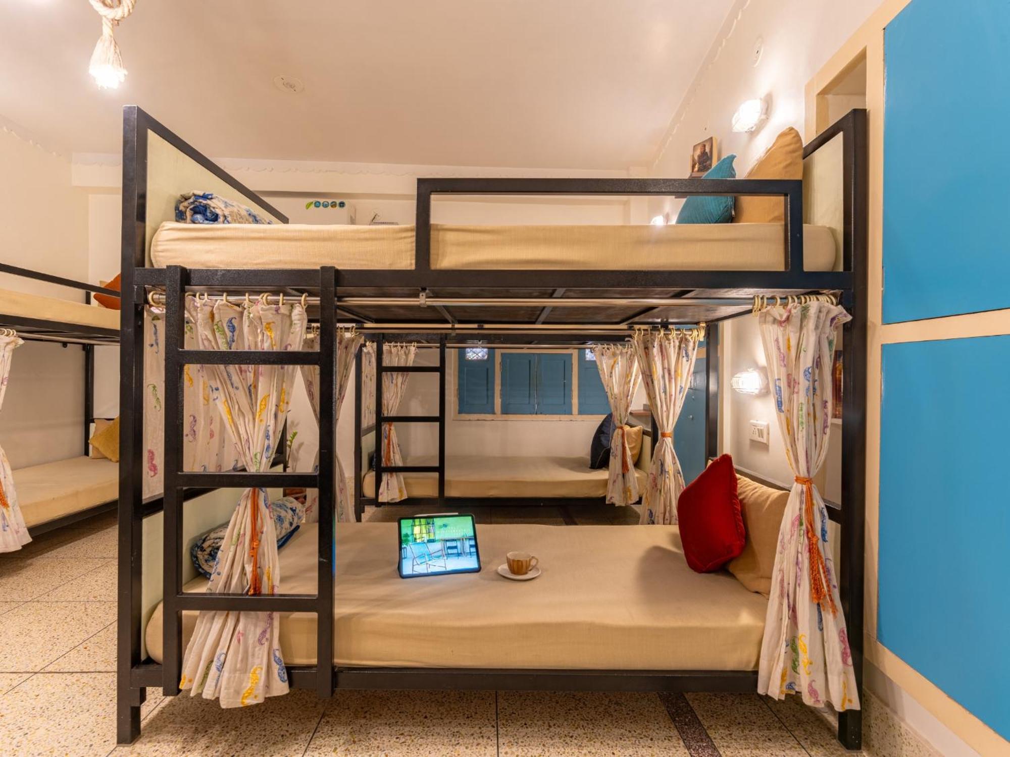 Moustache Jodhpur Hostel Джодпур Екстериор снимка