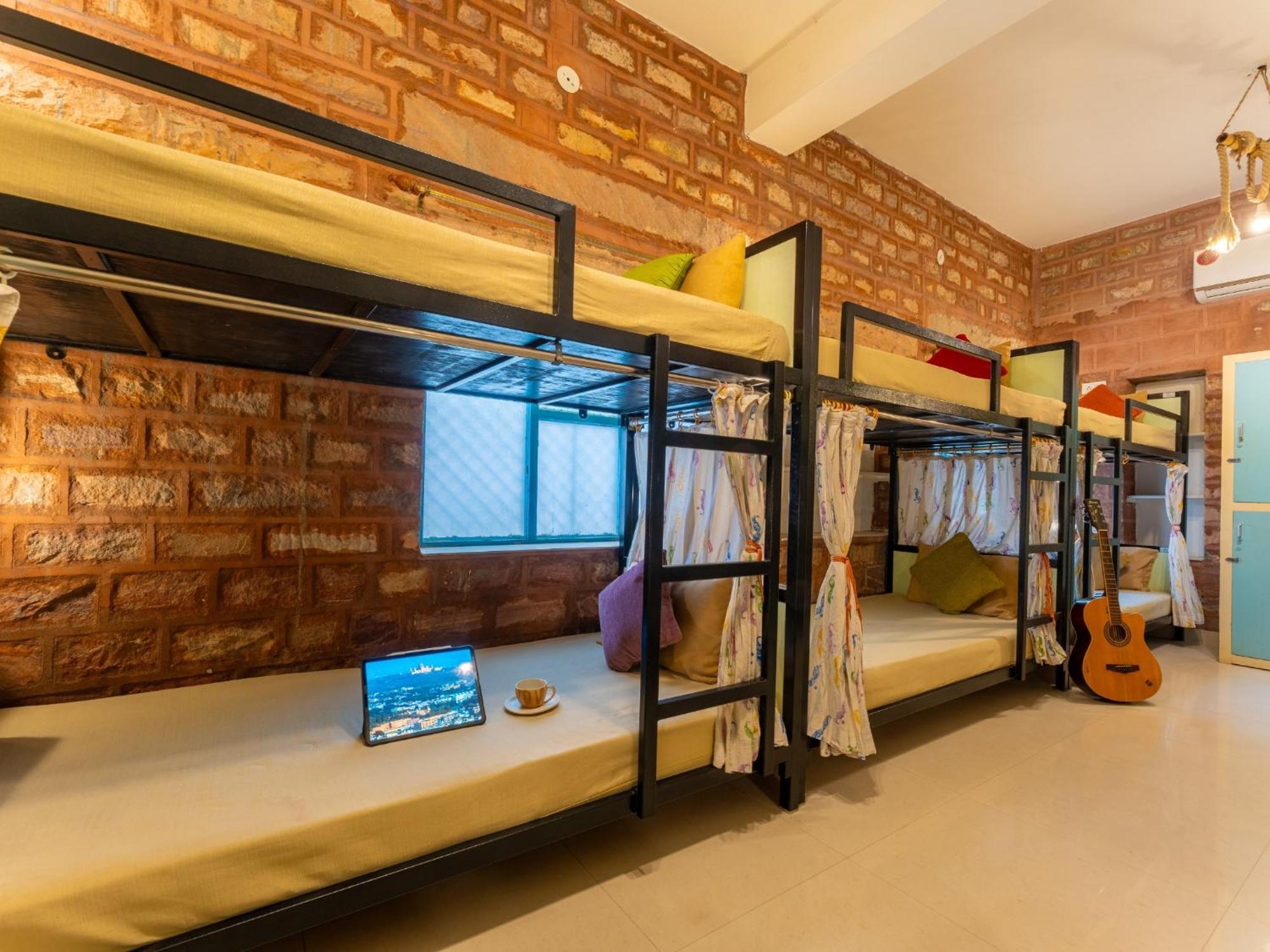 Moustache Jodhpur Hostel Джодпур Екстериор снимка
