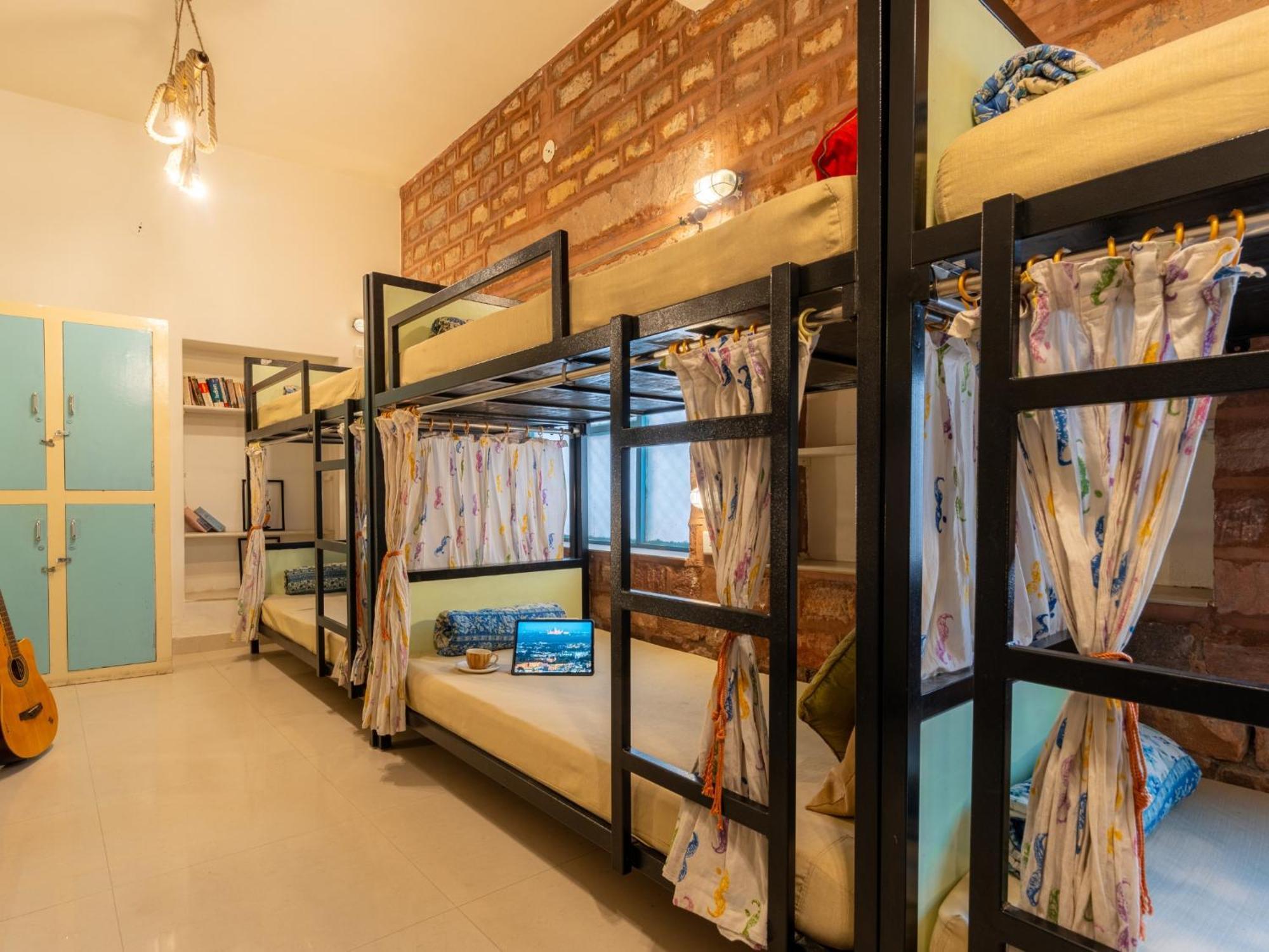 Moustache Jodhpur Hostel Джодпур Екстериор снимка
